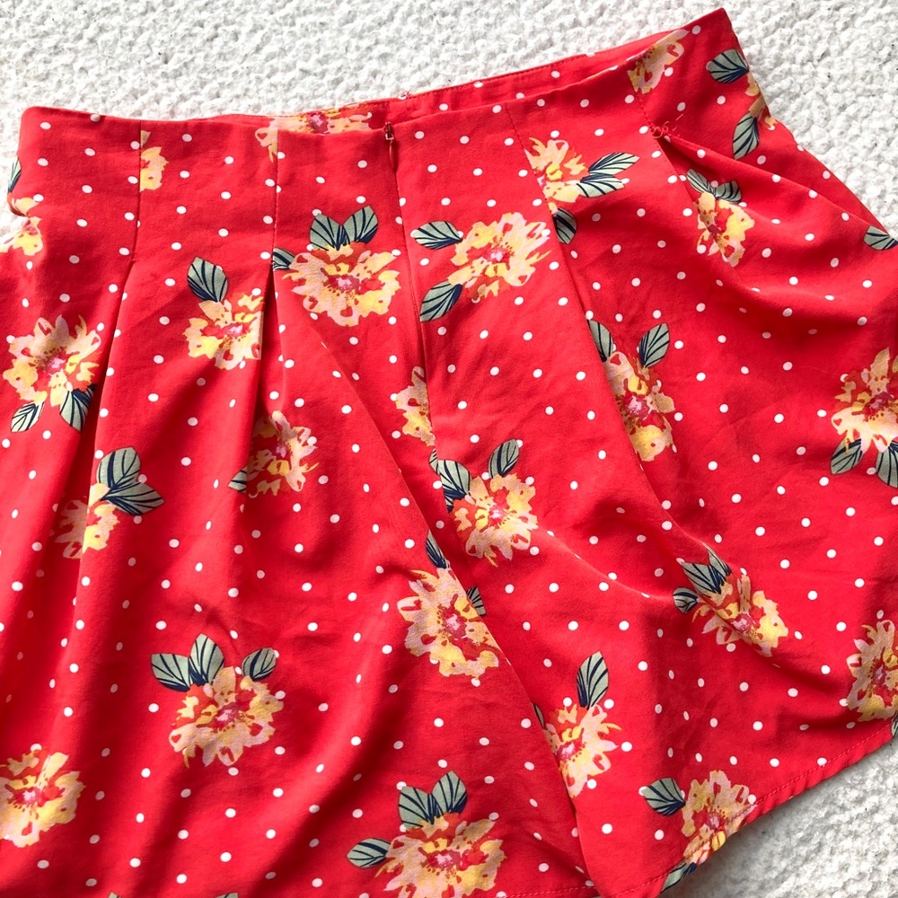 NASTY GAL Ready Steady Grow Floral Polka Dot Short - Picture 7 of 9